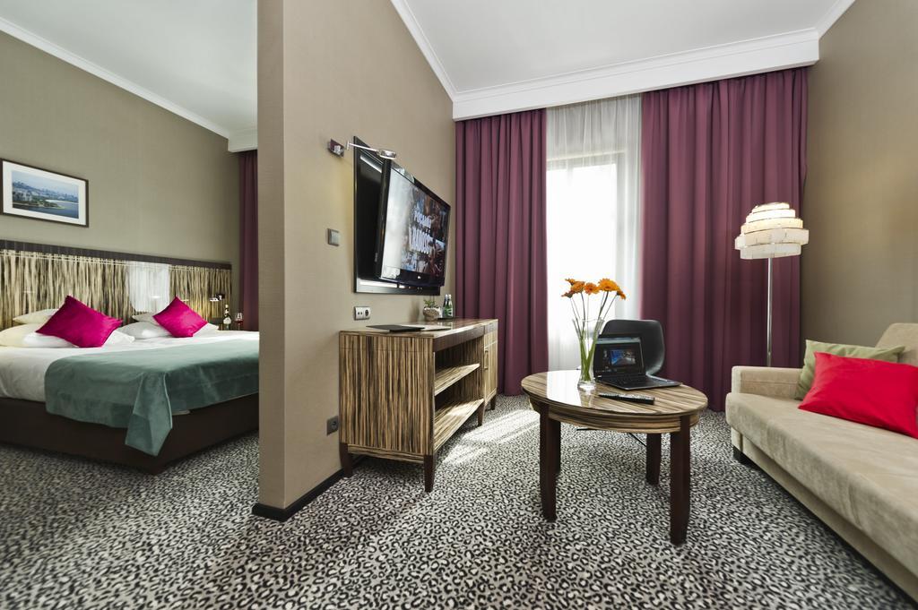 Hotel Fado Spa & Restaurant 스비드니카 객실 사진