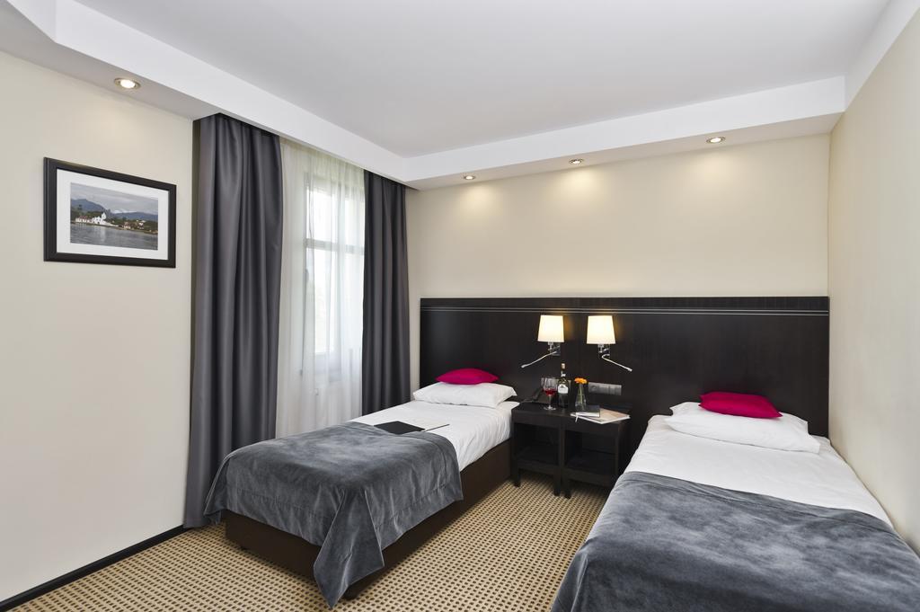 Hotel Fado Spa & Restaurant 스비드니카 외부 사진