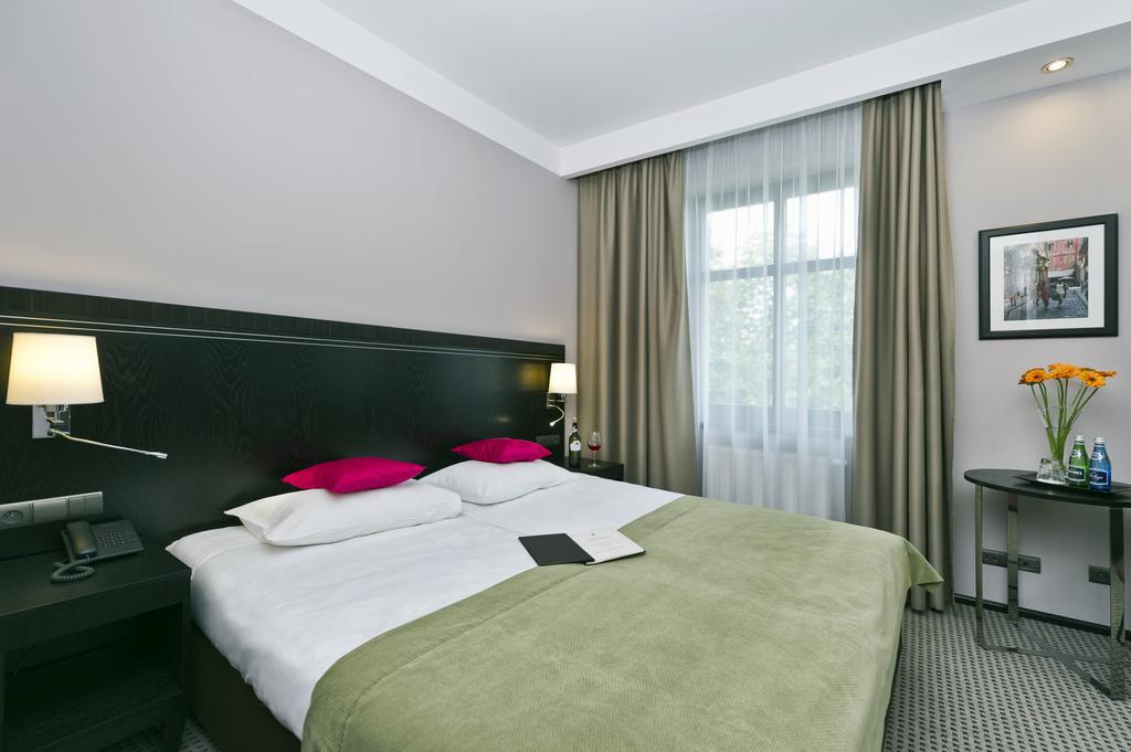 Hotel Fado Spa & Restaurant 스비드니카 외부 사진