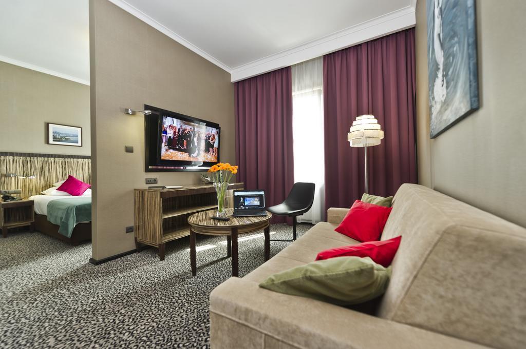 Hotel Fado Spa & Restaurant 스비드니카 외부 사진